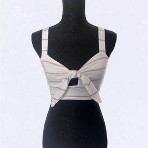 FOREVER 21 Front tie Summer Crop Top